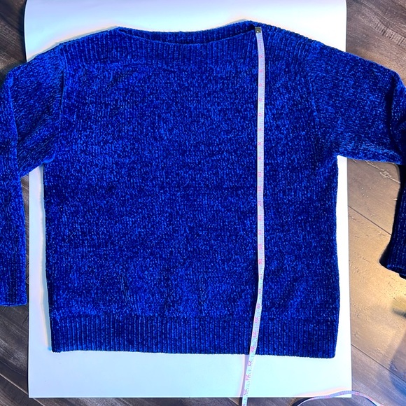 Tommy Bahama, Size XS, good for S and M, Blue, Plush Sweater Soft 100% Polyester - Picture 8 of 13